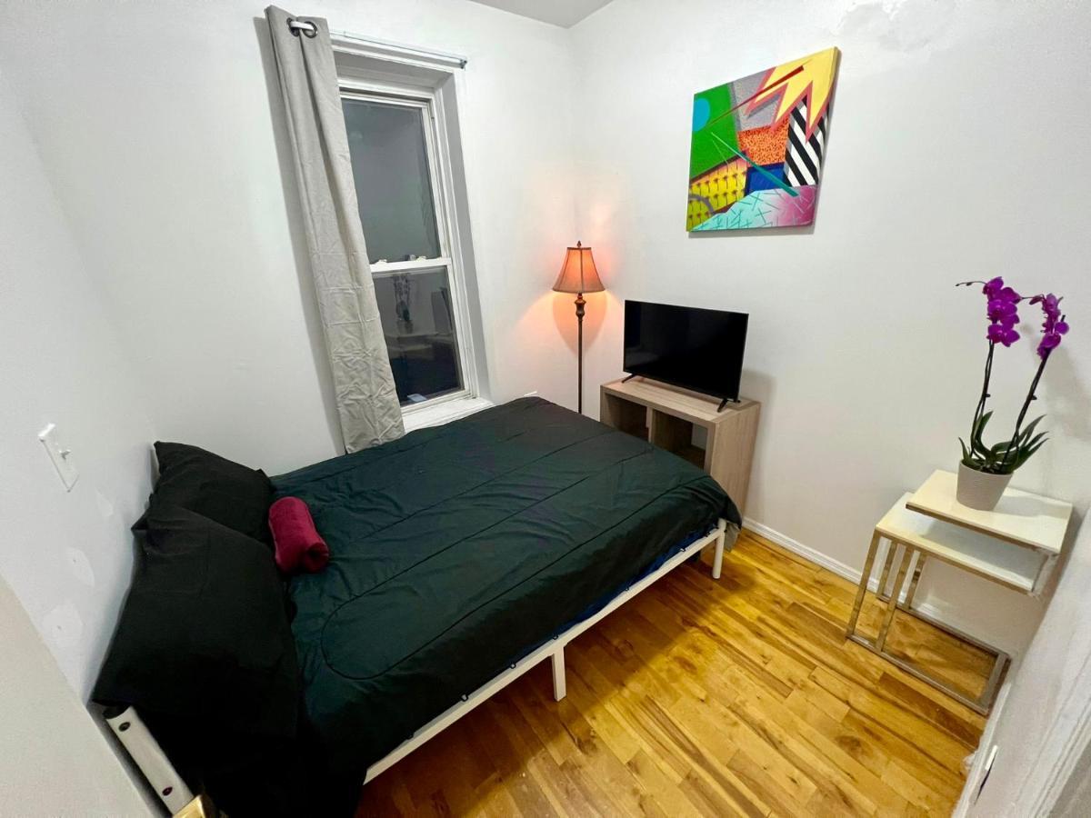 Appartamento Private Bedroom In A Shared 2 Bedrooms Apartament - 1 Stop To Manhattan And 2 Stops Brooklyn *